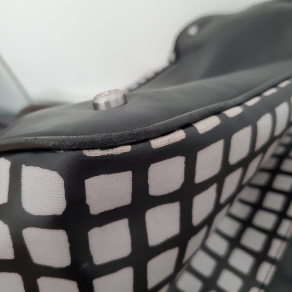 Lululemon Athletica Sweat & Go  Bag. - Picture 12 of 16